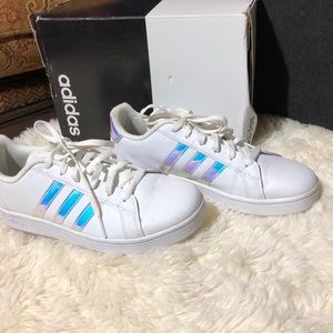 Adidas Grand Court Sneakers
Men’s 6 Women’s 7